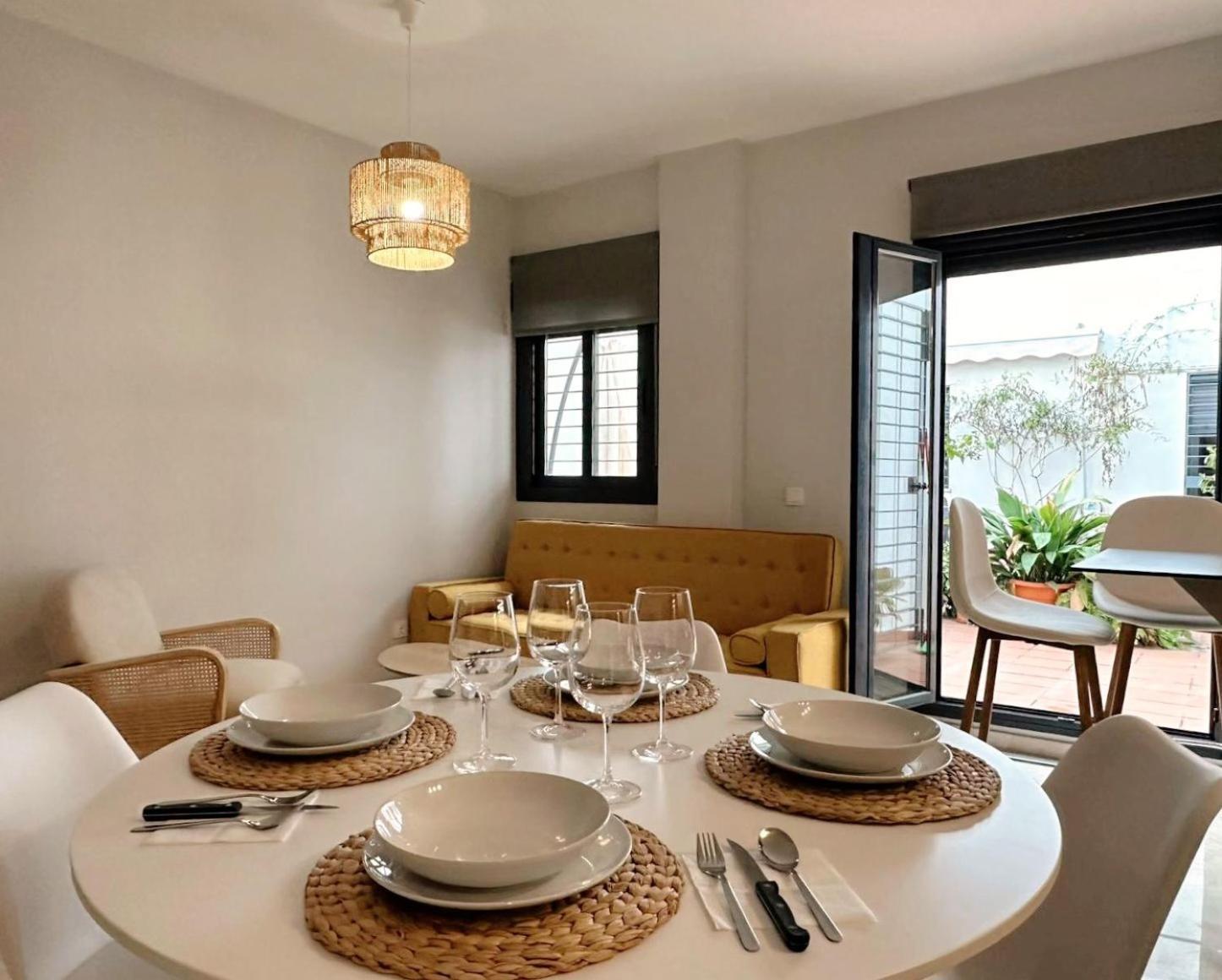 Apartamento-Pension El Trianero Junto Al Rio Sevilla Eksteriør billede