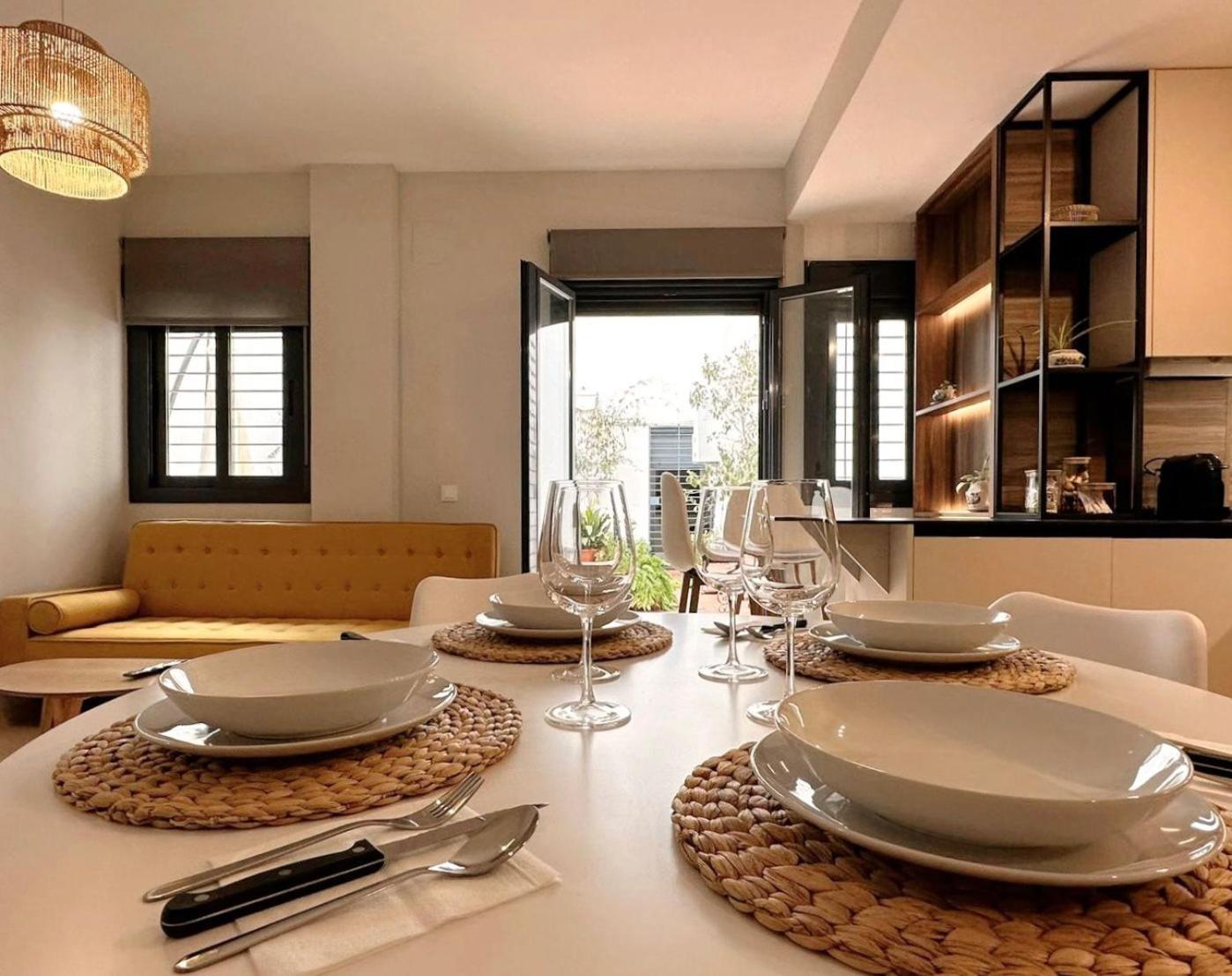Apartamento-Pension El Trianero Junto Al Rio Sevilla Eksteriør billede